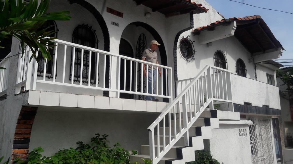 B&B Grand Royal Inn バランキージャ エクステリア 写真